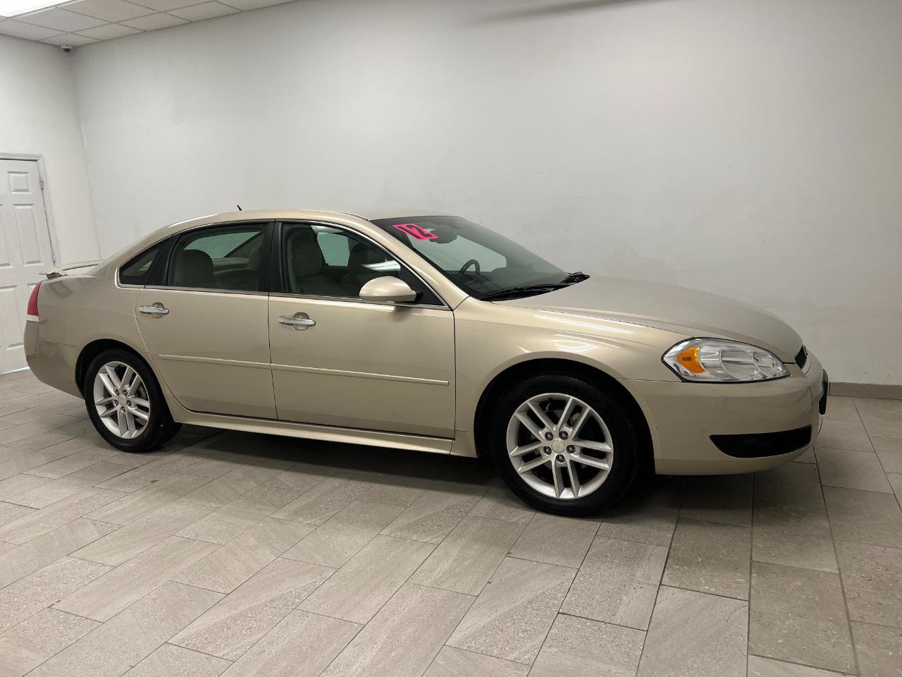 Used 2012 Chevrolet Impala LTZ FWD image 6