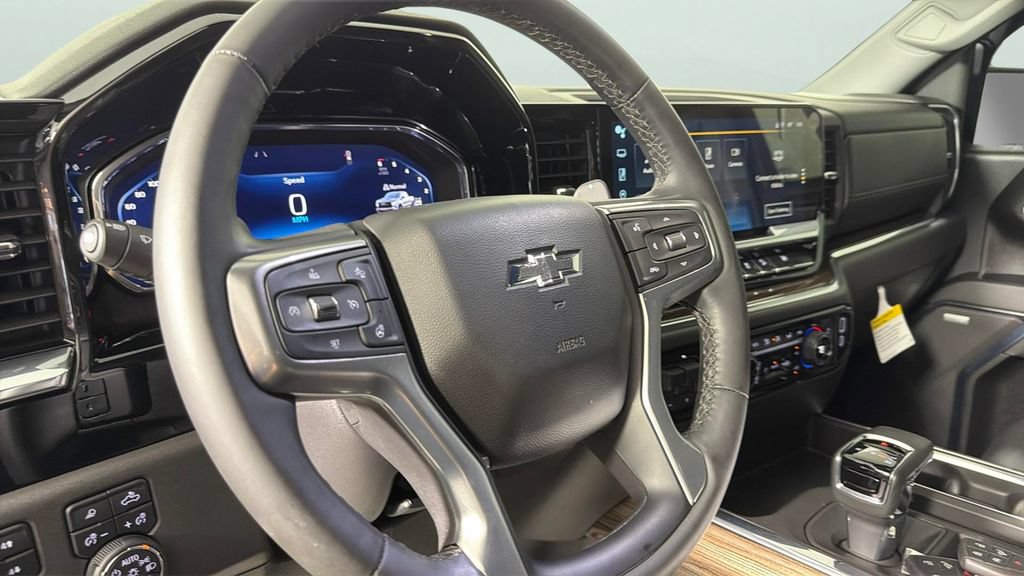 Used 2024 Chevrolet Silverado 1500 LT Trail Boss w/ LT Trail Boss Premium Package AWD/4WD image 22