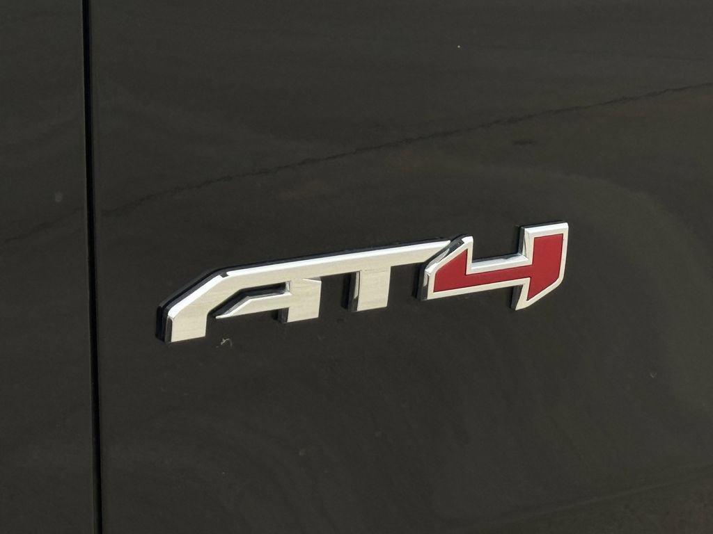 Used 2026 GMC Yukon AT4 Ultimate AWD/4WD image 10