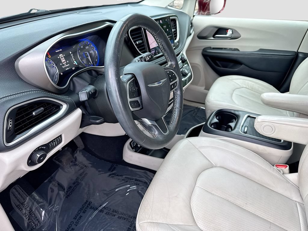 Used 2021 Chrysler Pacifica Touring-L w/ Premium & Safety Sphere Group FWD image 26