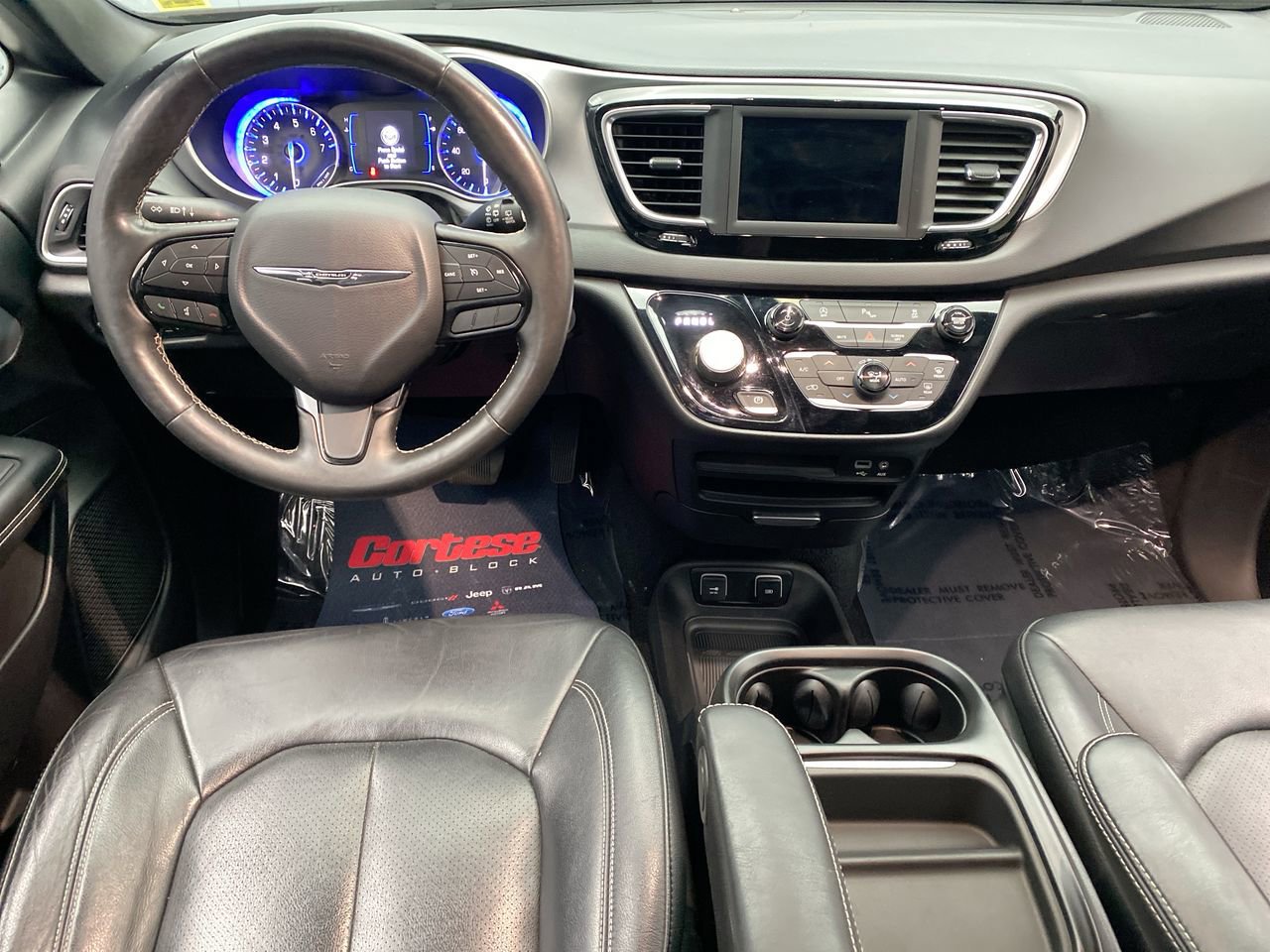Used 2020 Chrysler Pacifica Touring-L w/ S Appearance Package FWD image 15
