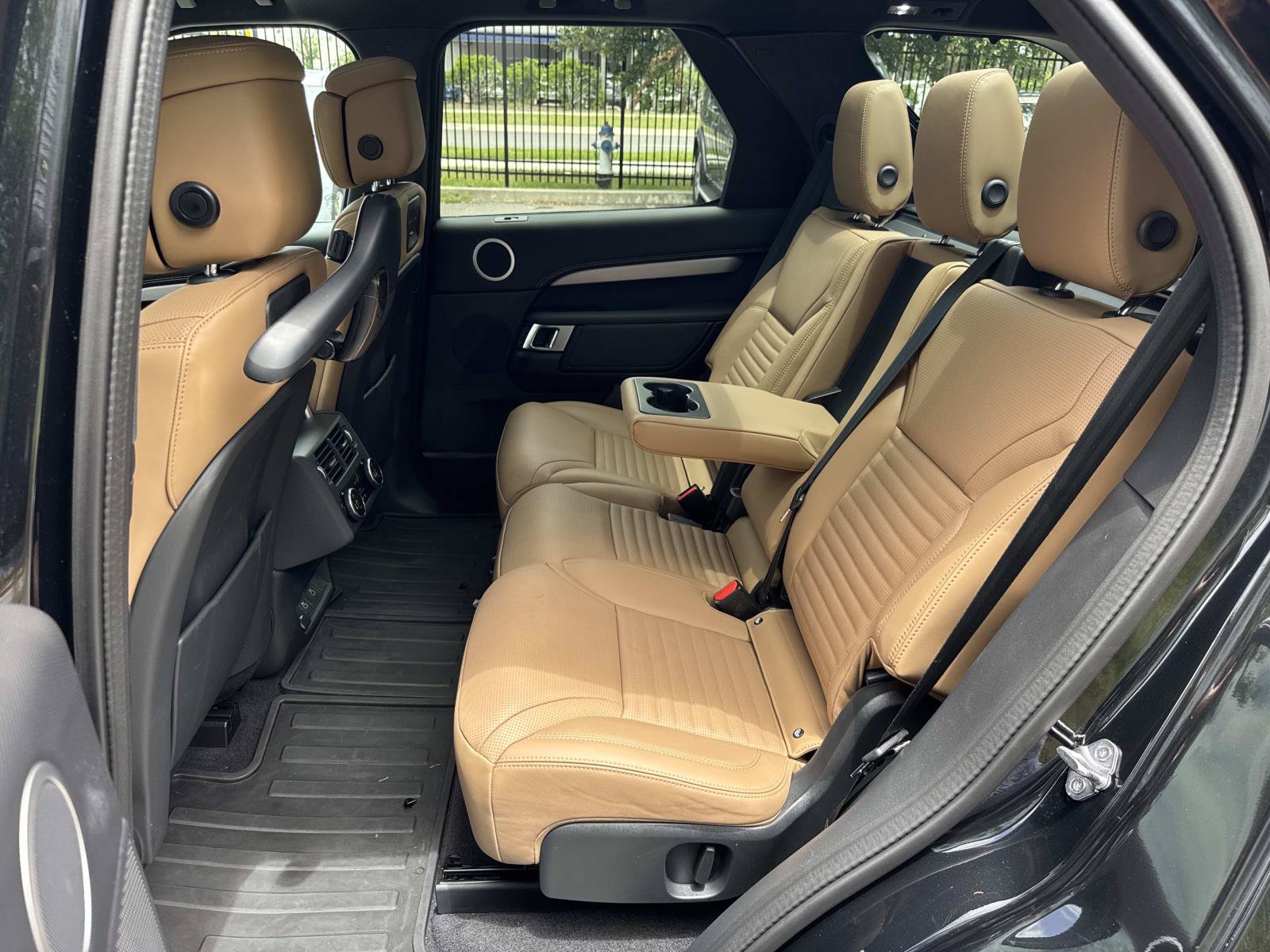 Certified 2026 Land Rover Discovery Limited Edition AWD/4WD image 14
