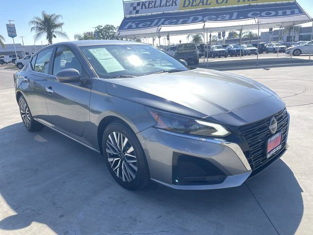 Used 2023 Nissan Altima 2.5 SV FWD image 2