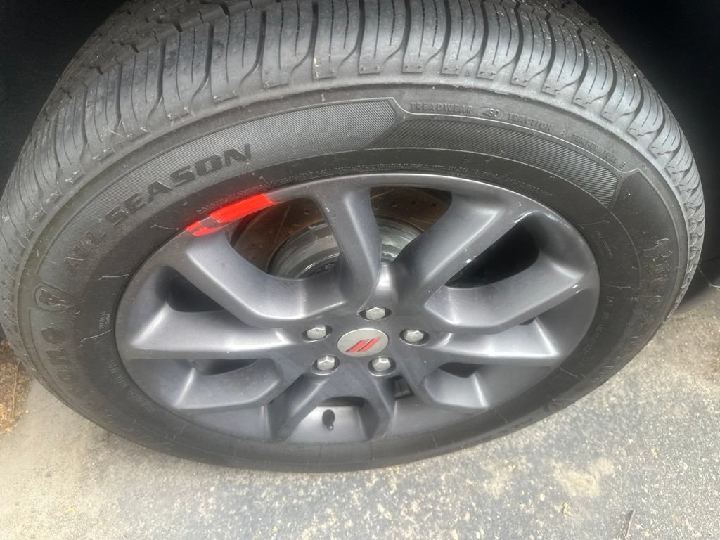 Used 2018 Dodge Durango R/T w/ Technology Group AWD/4WD image 10