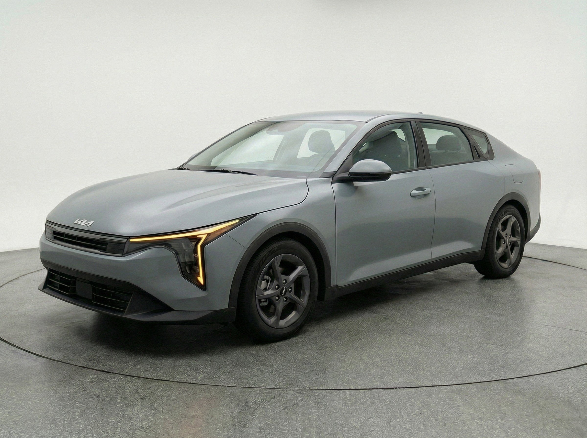 Used 2025 Kia K4 LXS FWD image 3