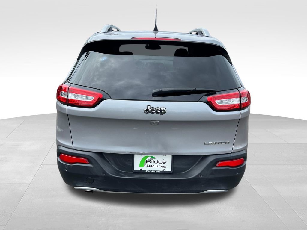 Used 2018 Jeep Cherokee Limited FWD image 6