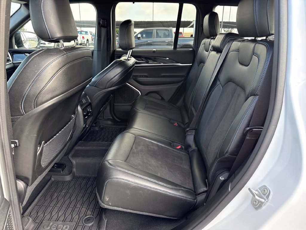 Used 2023 Jeep Grand Cherokee Trailhawk w/ Luxury Tech Group III AWD/4WD image 25