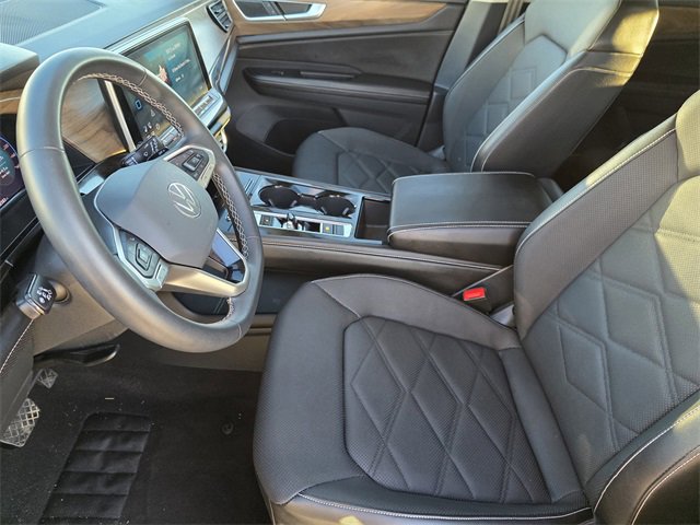 Used 2024 Volkswagen Atlas SE w/ Panoramic Sunroof Package image 13