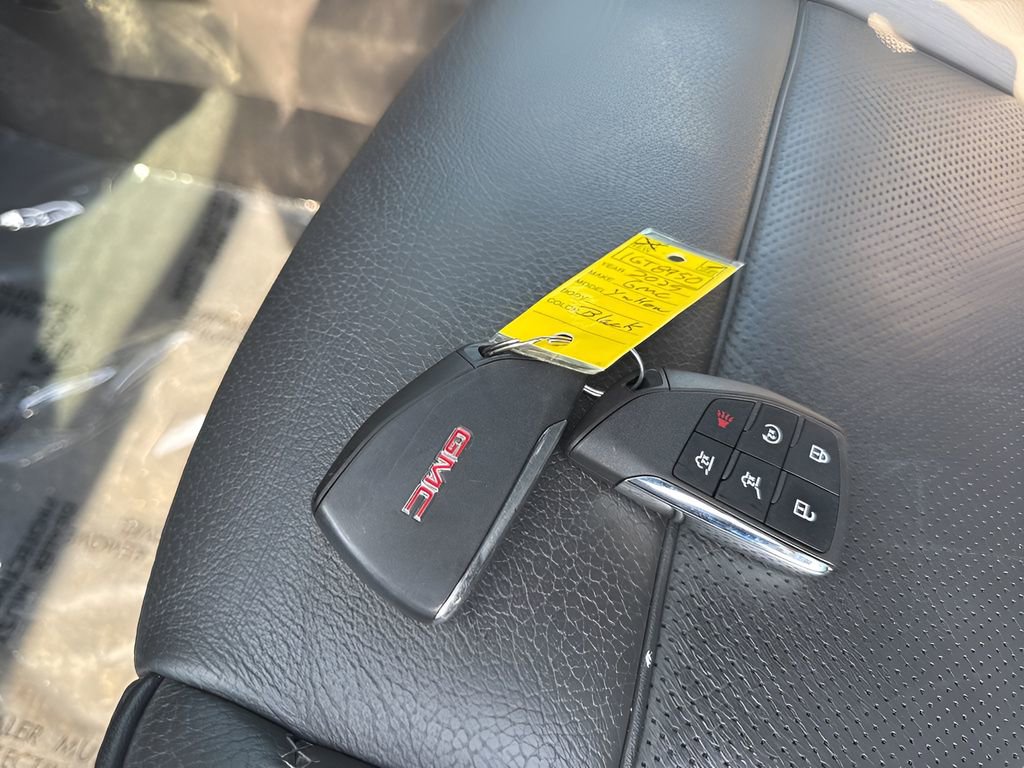 Used 2025 GMC Yukon Denali image 37