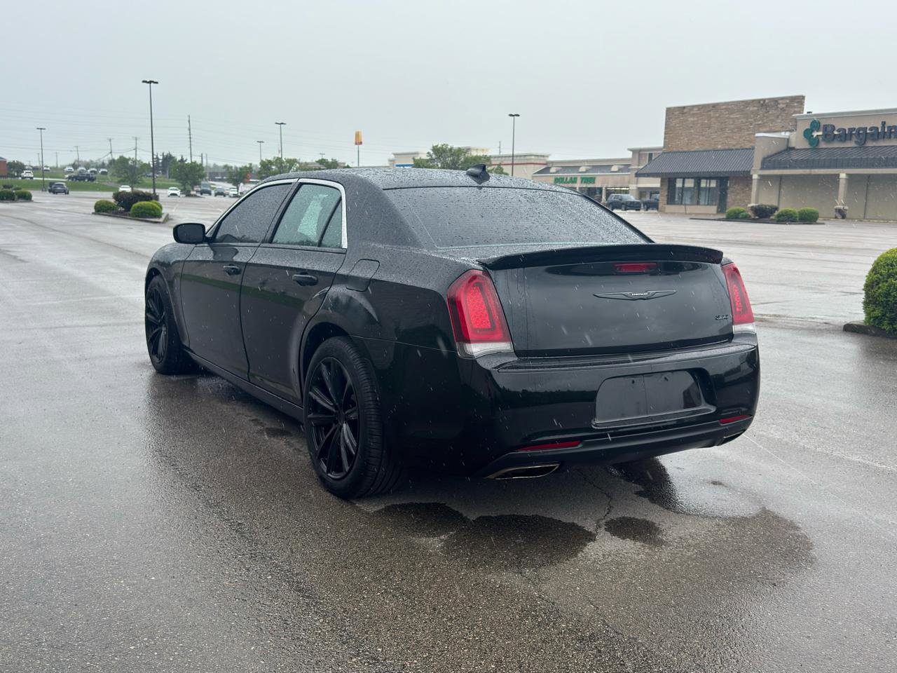 Used 2021 Chrysler 300 Touring w/ Sport Appearance Package image 7