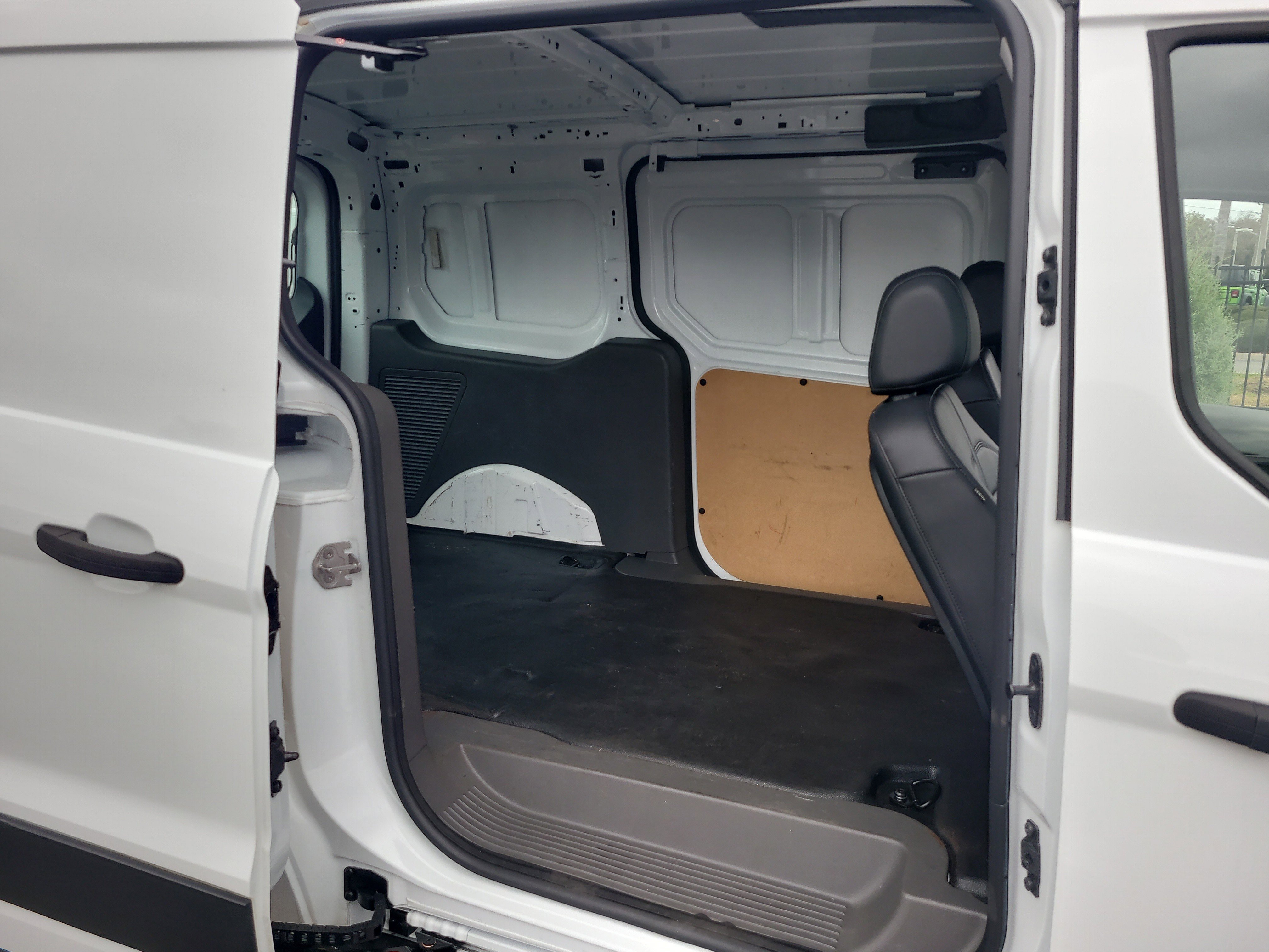Used 2023 Ford Transit Connect XL image 6