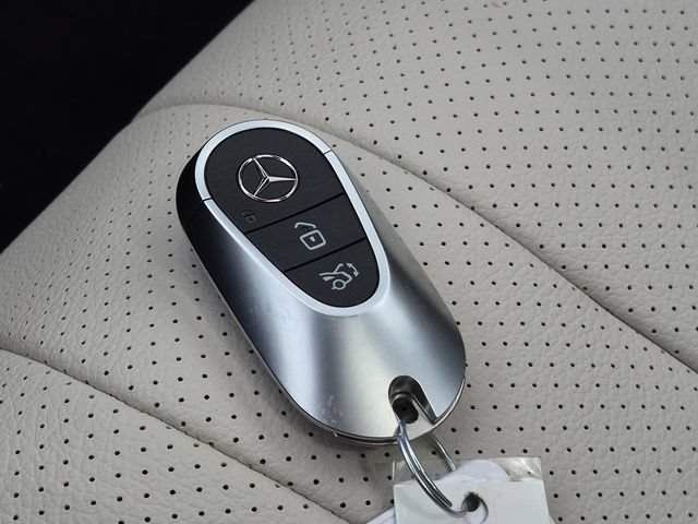 Used 2025 Mercedes-Benz E 350 Sedan image 37
