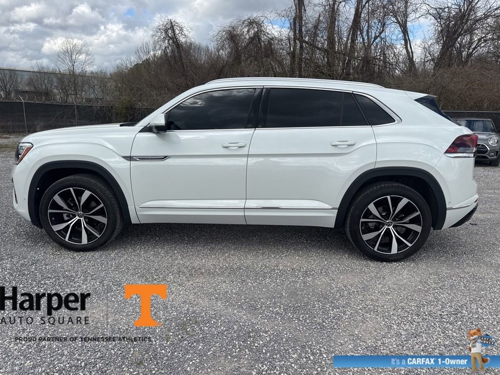 Used 2025 Volkswagen Atlas Cross Sport SEL Premium R-Line image 2