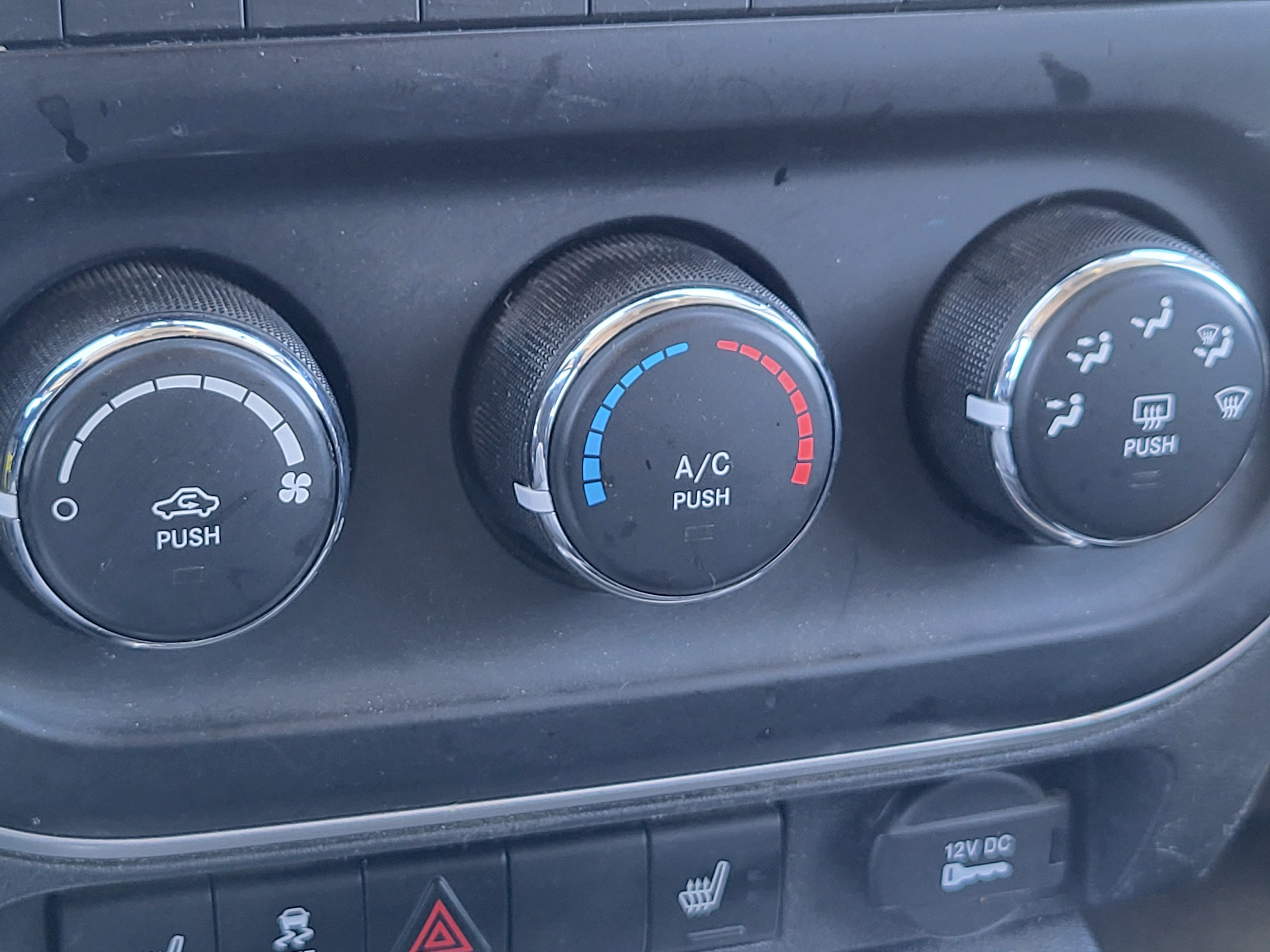 Used 2016 Jeep Compass Latitude image 18