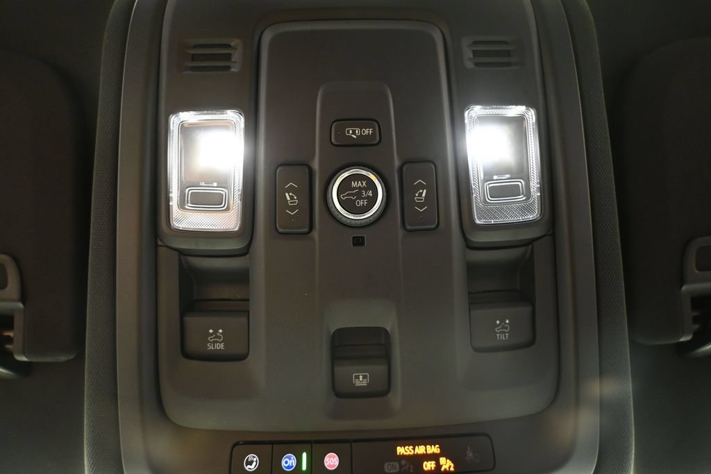 Used 2025 GMC Yukon AT4 AWD/4WD image 29