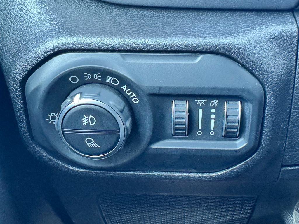 Used 2020 Jeep Gladiator Mojave AWD/4WD image 31