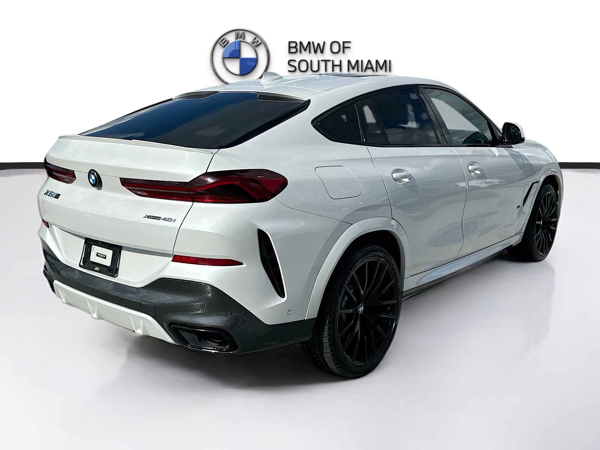 Used 2021 BMW X6 xDrive40i w/ M Sport Package AWD/4WD image 7