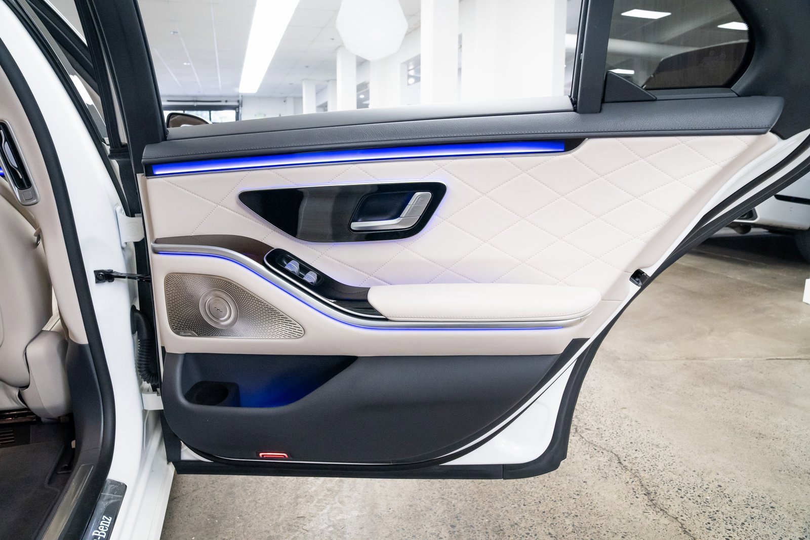 Used 2023 Mercedes-Benz S 580 4MATIC Sedan image 22