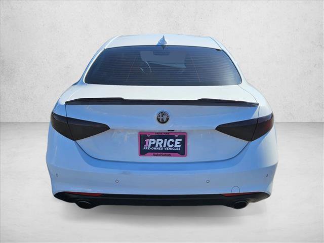 Used 2018 Alfa Romeo Giulia RWD image 7