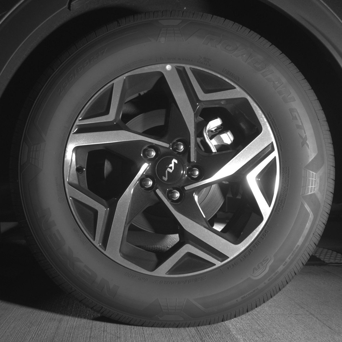 Used 2025 Kia Sportage LX image 14