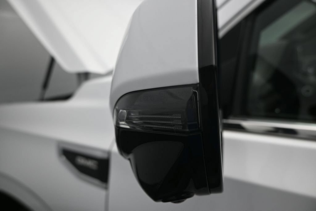 Used 2022 GMC Yukon SLT w/ SLT Premium Package AWD/4WD image 38