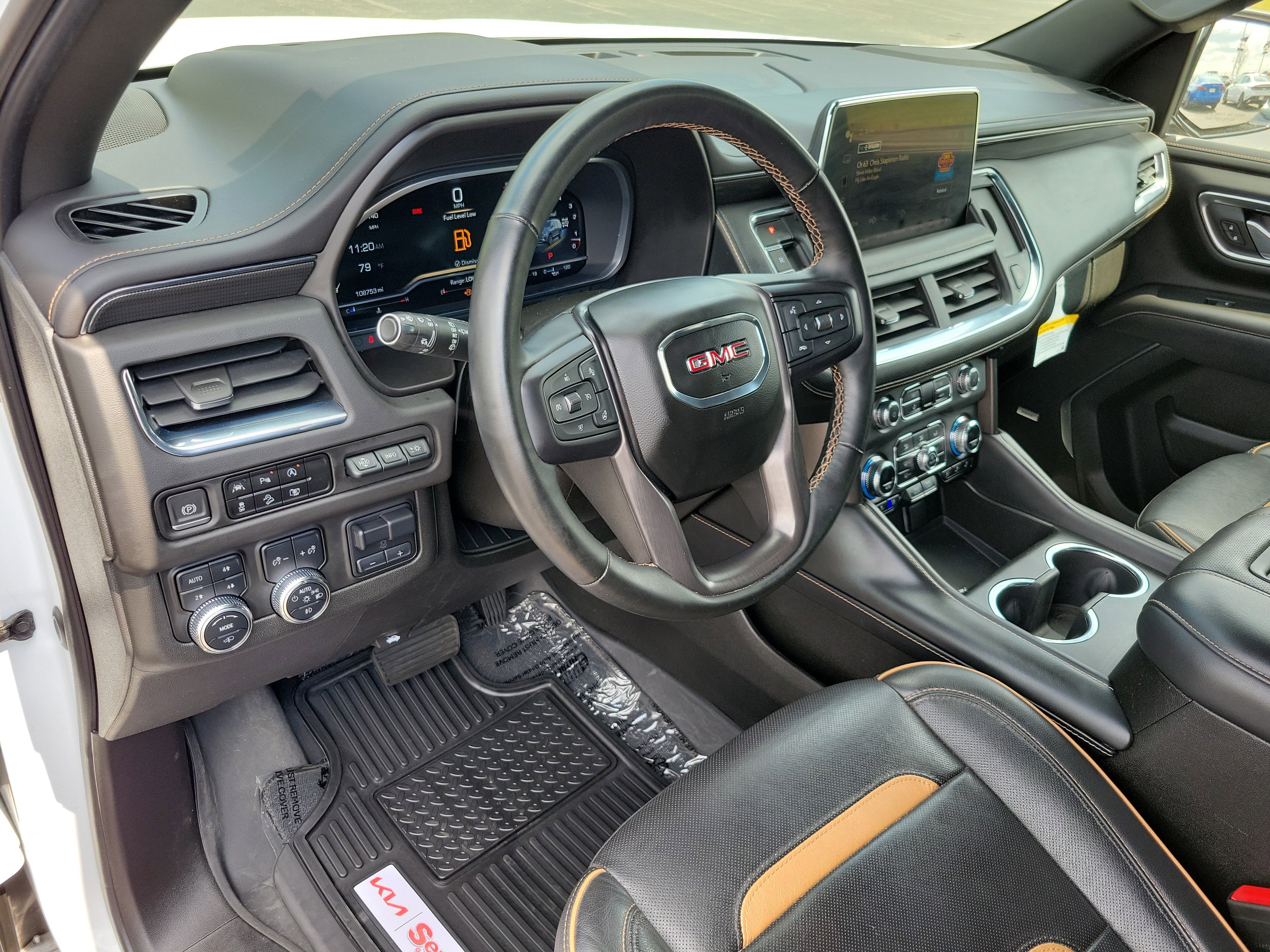 Used 2023 GMC Yukon AT4 image 3