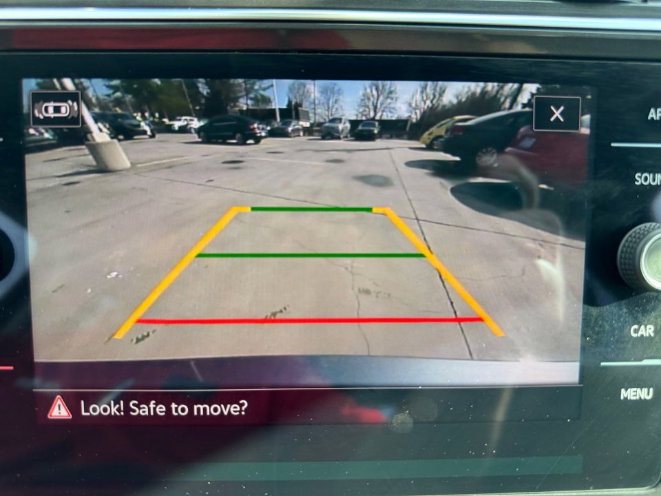 Used 2022 Volkswagen Tiguan SE w/ Panoramic Sunroof Package image 22