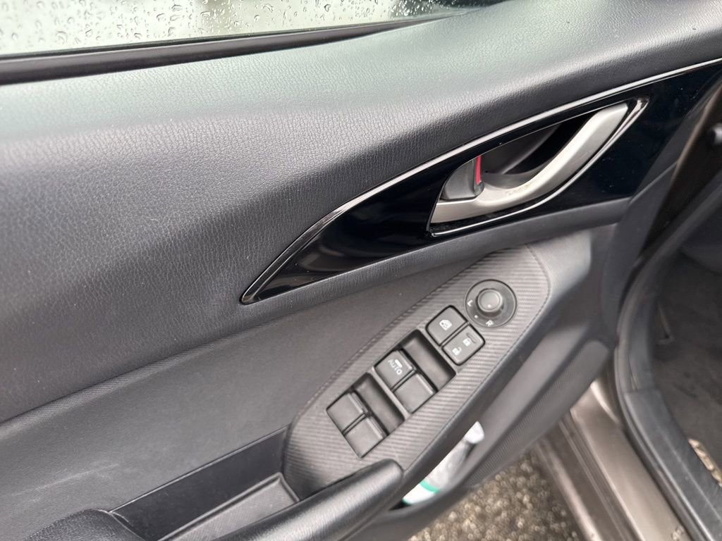 Used 2014 MAZDA MAZDA3 i Touring image 17