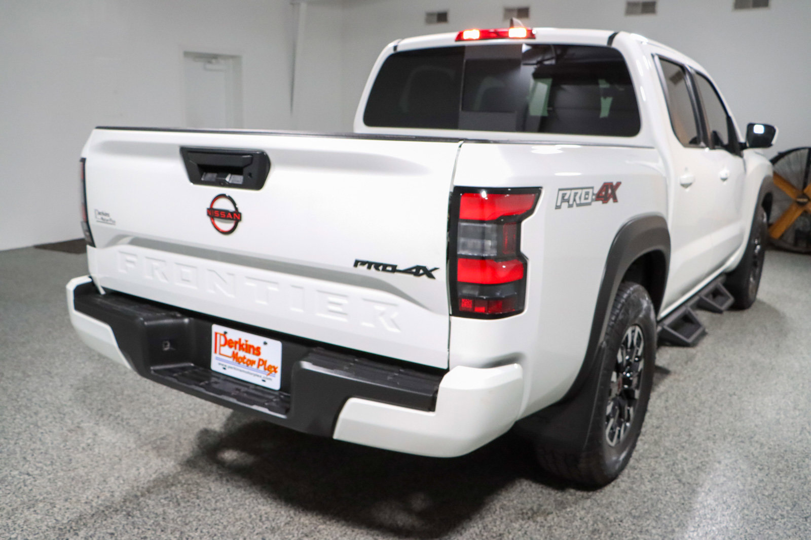 Used 2024 Nissan Frontier PRO-4X w/ Off-Road Protection Package image 7