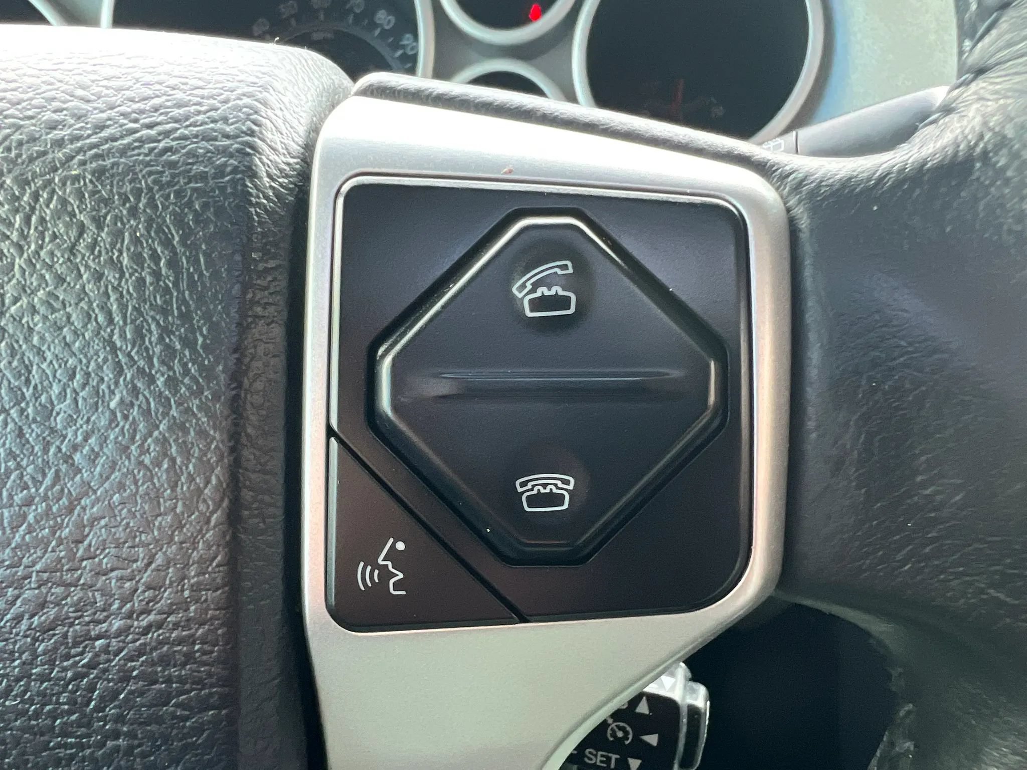 Used 2014 Toyota Sequoia SR5 RWD image 21