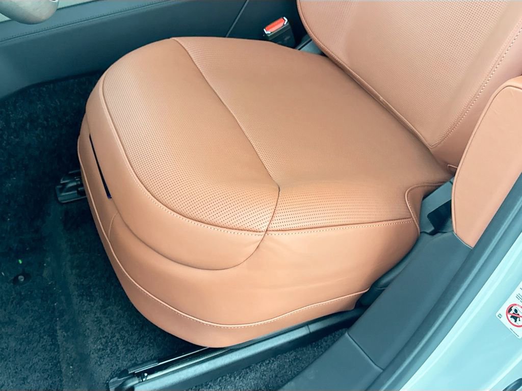 New 2026 Land Rover Range Rover SV image 19