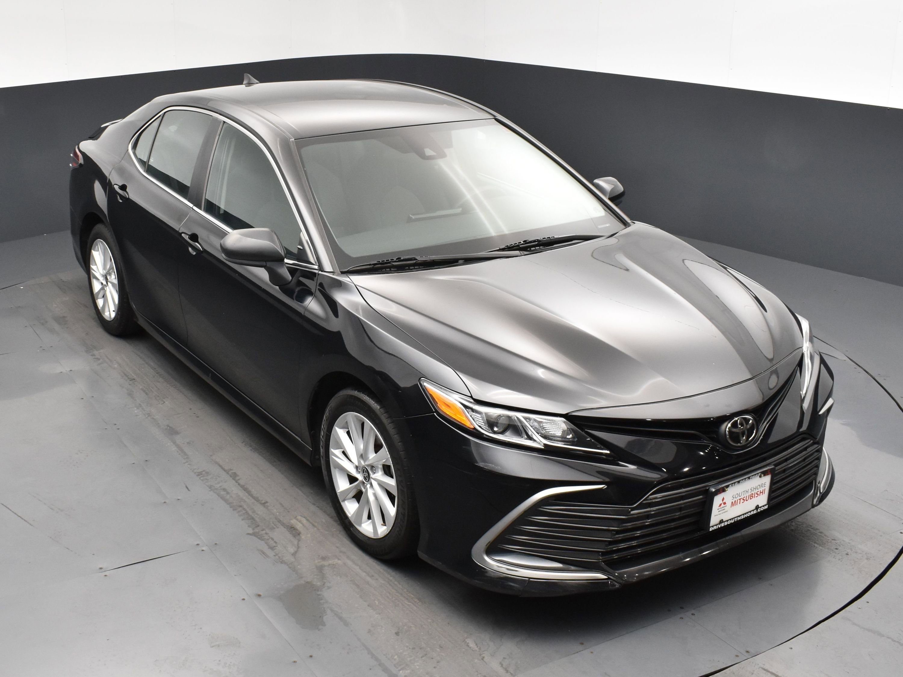 Used 2021 Toyota Camry LE FWD image 21
