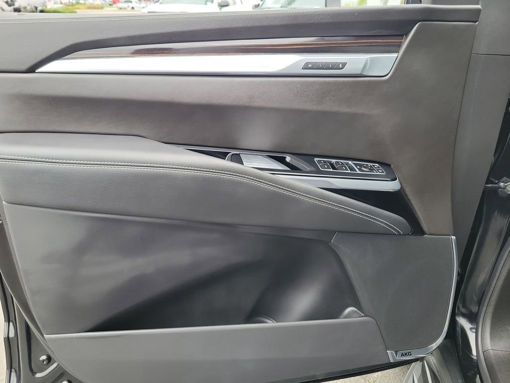 Used 2025 Cadillac Escalade ESV Premium Luxury image 22