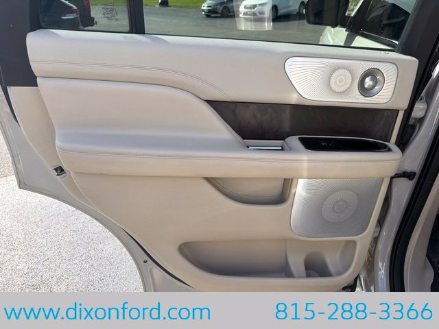 Used 2019 Lincoln Navigator Reserve AWD/4WD image 30