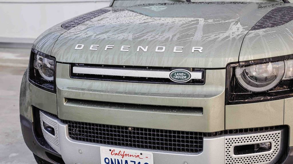 Used 2024 Land Rover Defender 110 S image 6