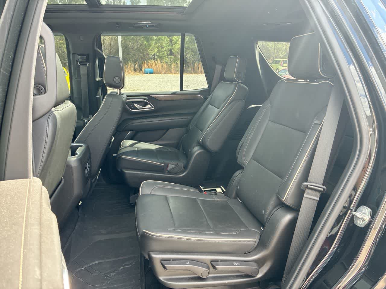 Used 2021 Chevrolet Tahoe Premier w/ Premium Package RWD image 26