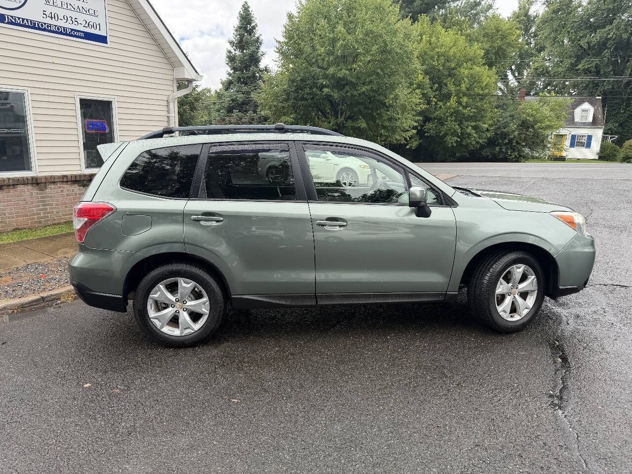 Used 2014 Subaru Forester 2.5i Premium w/ Popular Package #1 AWD/4WD image 8