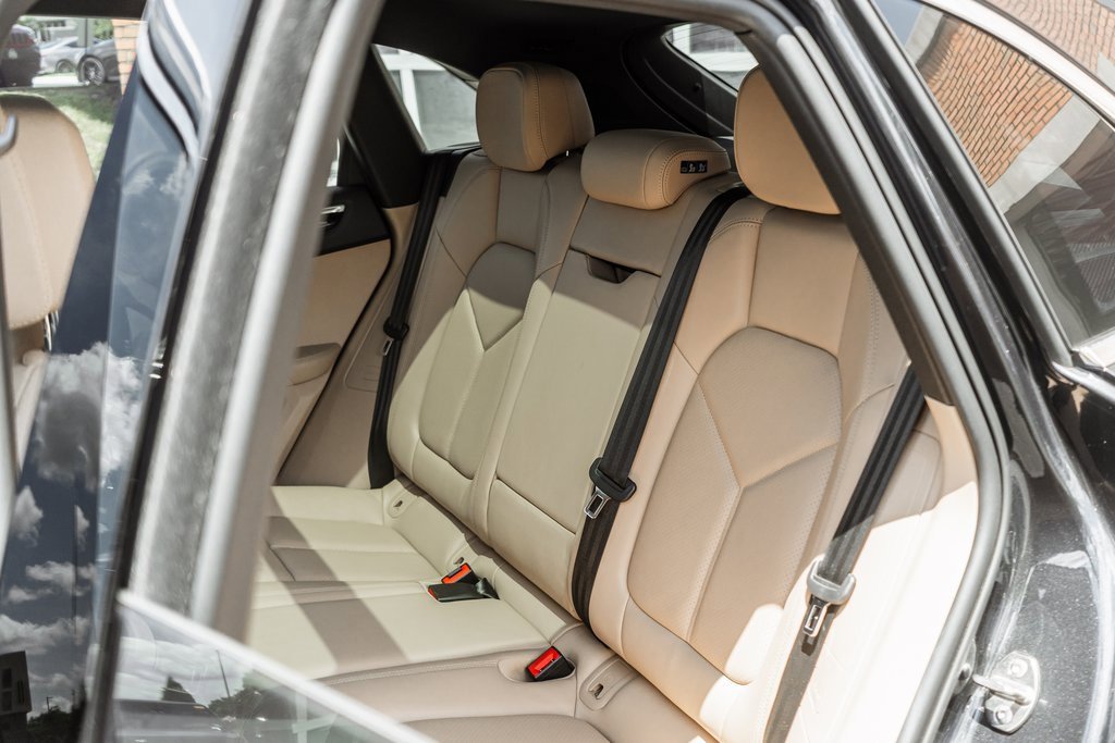 Used 2022 Porsche Macan image 30