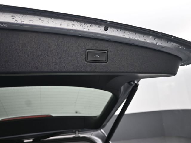 Used 2022 Volkswagen Tiguan SE image 7