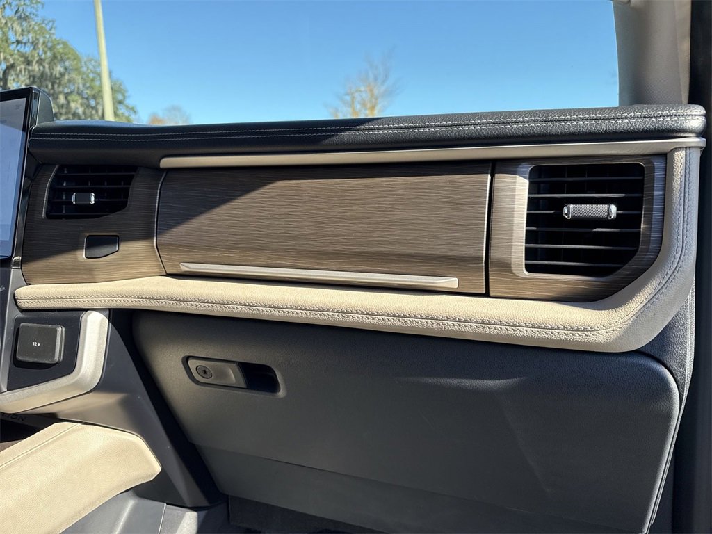 Used 2023 Ford Expedition Max Limited image 29