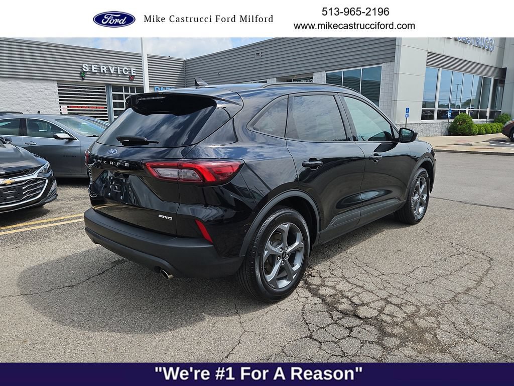 Certified 2025 Ford Escape ST-Line AWD/4WD image 5