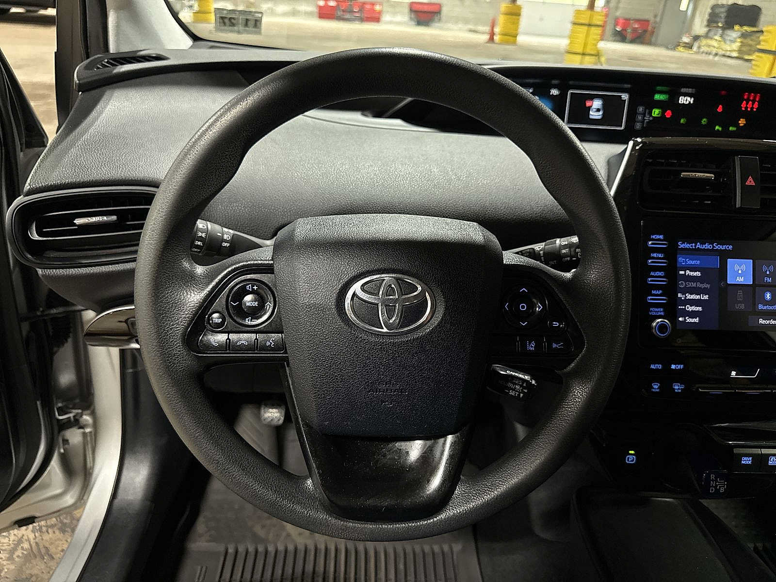 Used 2022 Toyota Prius LE AWD/4WD image 18