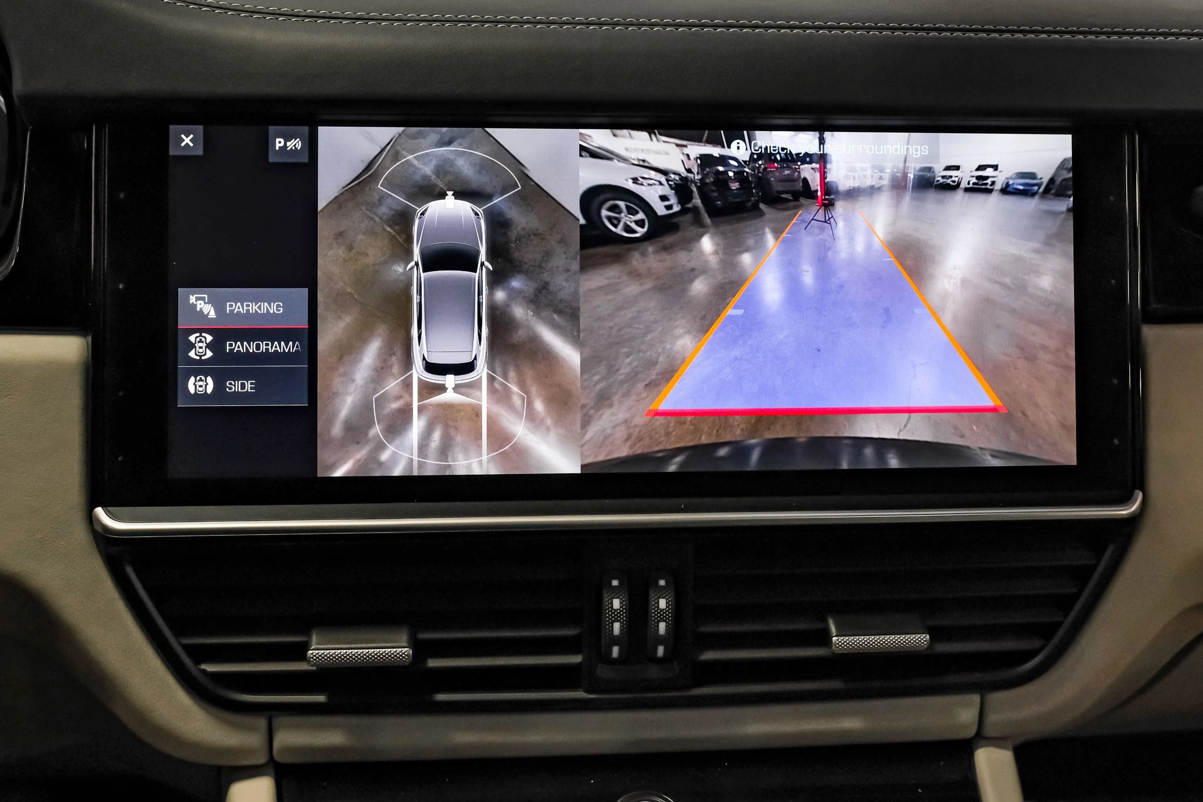 Used 2019 Porsche Cayenne AWD/4WD image 16