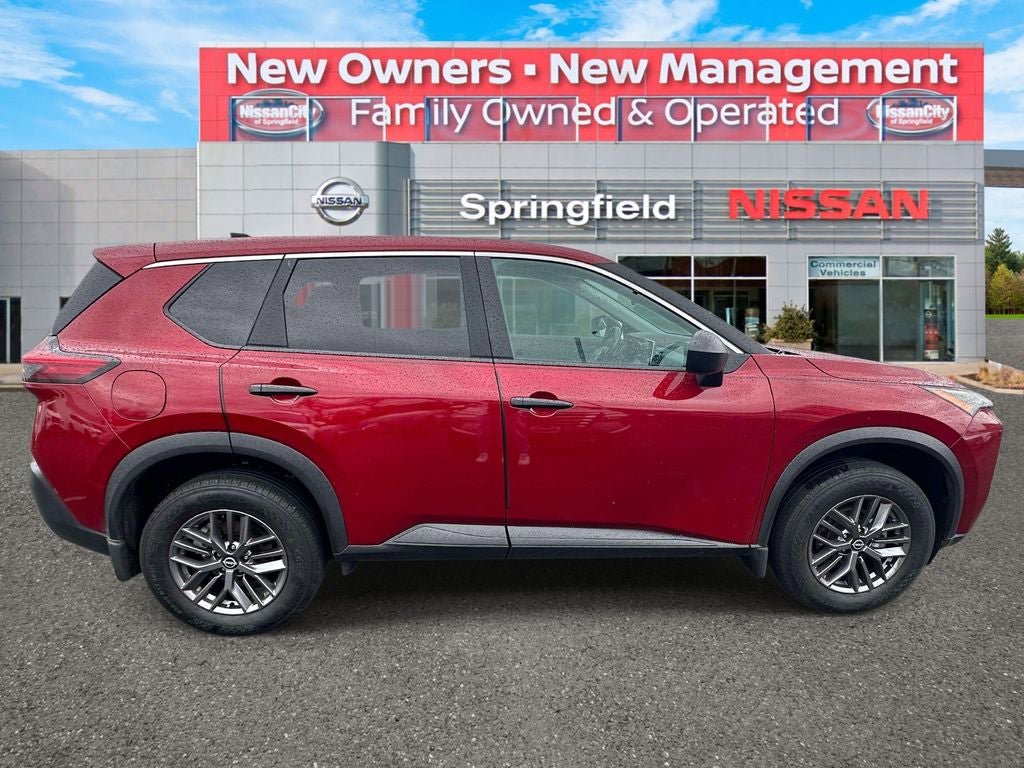 Used 2023 Nissan Rogue S AWD/4WD image 4