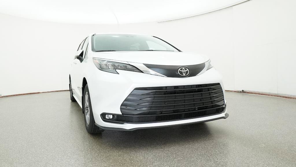 New 2026 Toyota Sienna XLE FWD image 33