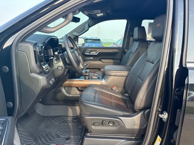 Used 2024 Chevrolet Silverado 1500 High Country w/ Technology Package AWD/4WD image 10
