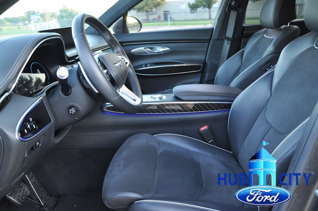 Used 2022 Genesis GV70 3.5T Sport w/ Sport Prestige Package AWD/4WD image 10