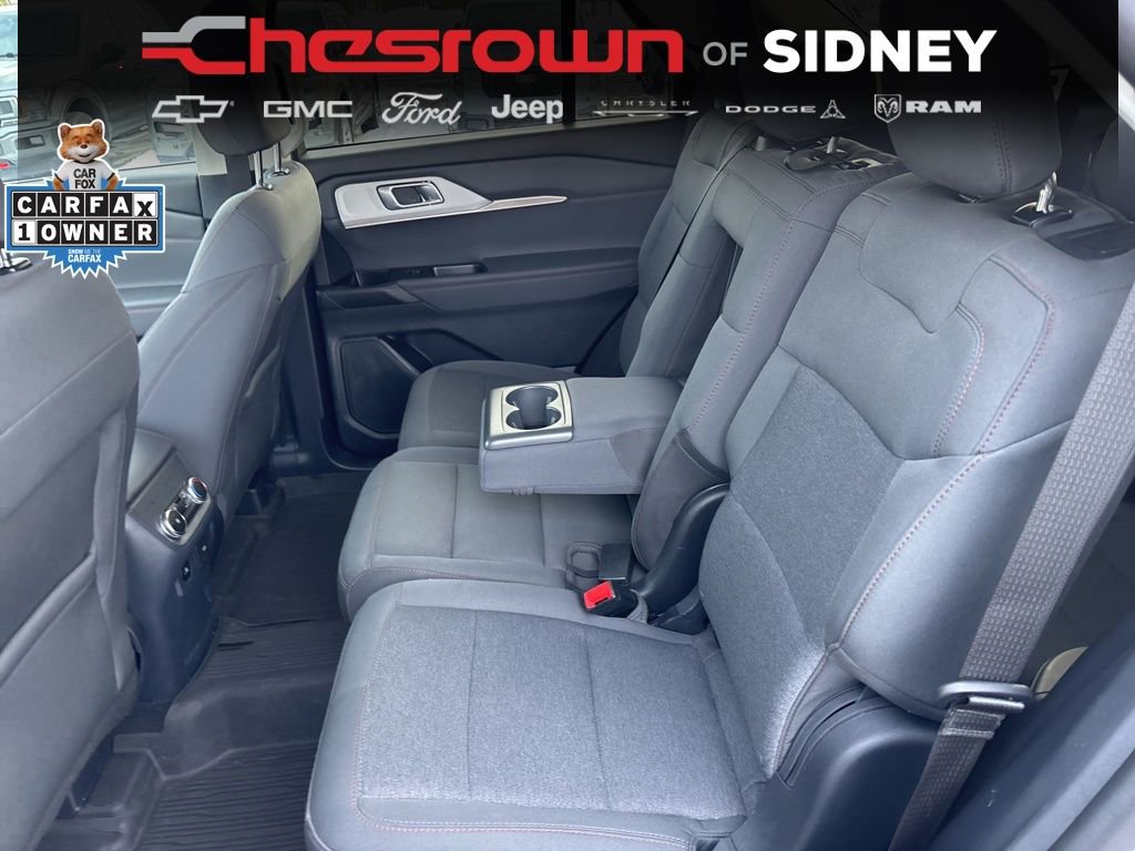 Used 2025 Ford Explorer Active AWD/4WD image 28