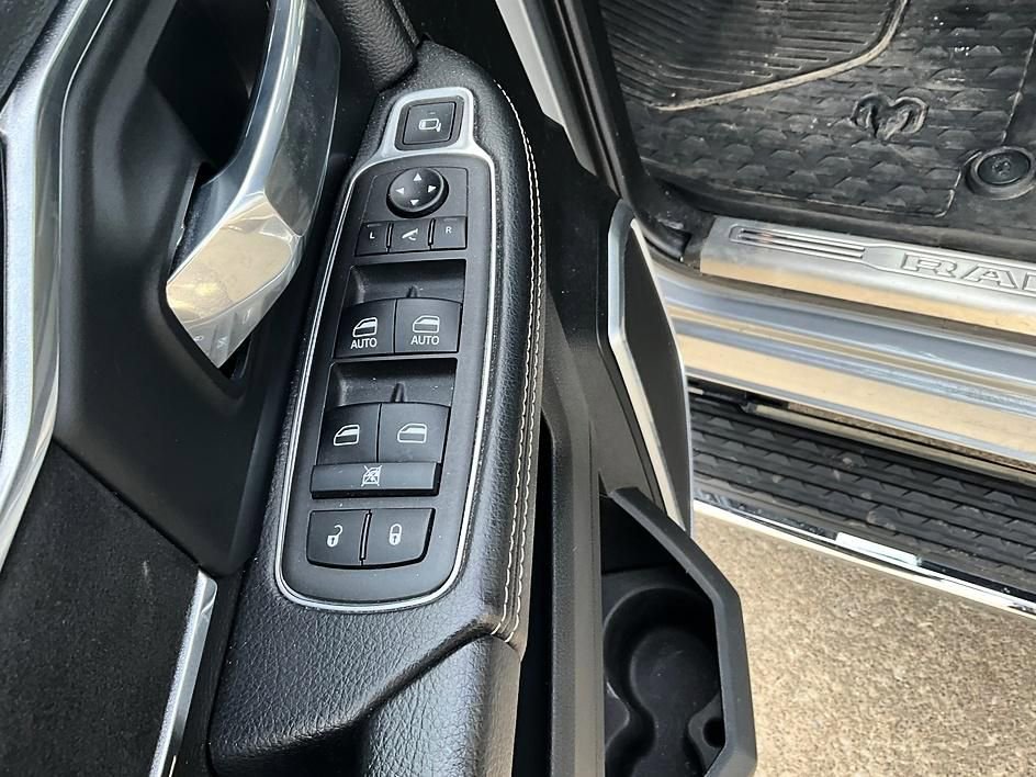 Used 2022 RAM 3500 Laramie image 13