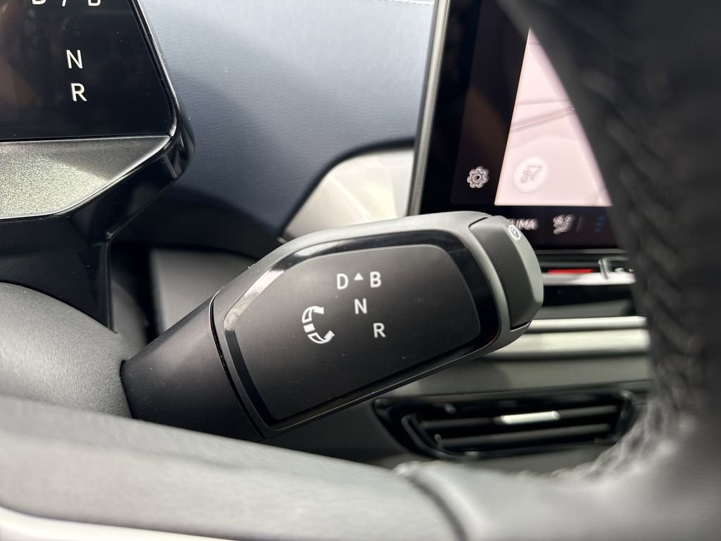 New 2025 Volkswagen ID.4 Pro S image 32